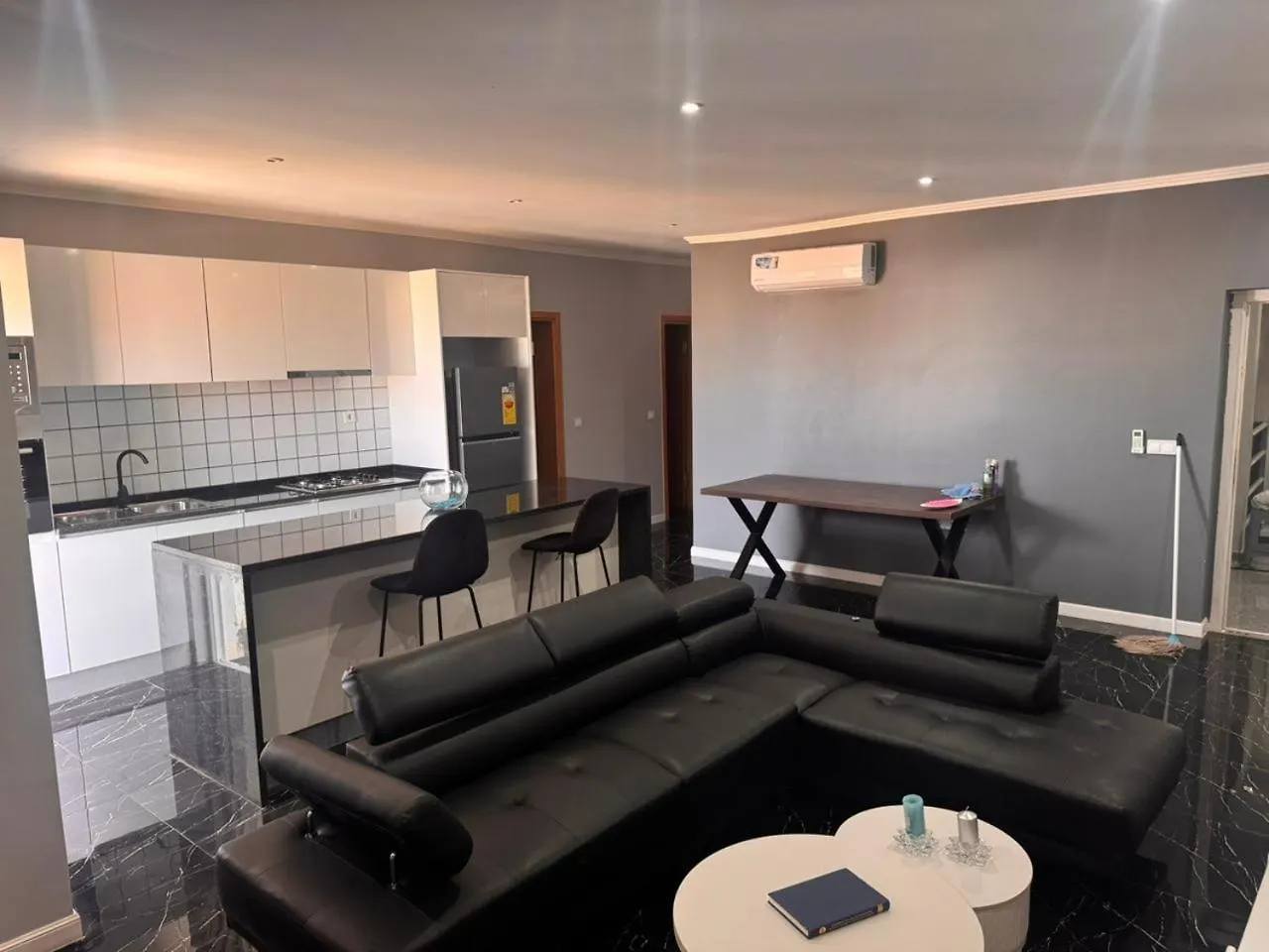 Apartamento Mais Carro George Mendes Praia 0*,